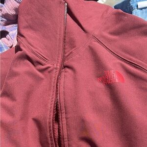 Women’s The North Face pullover